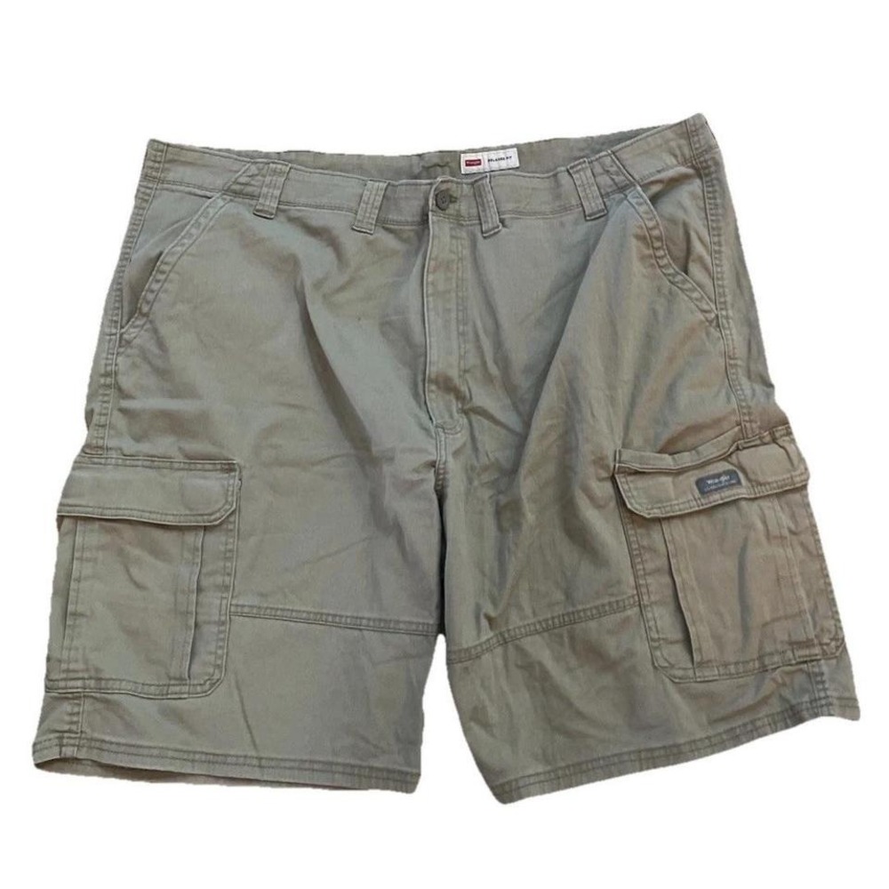 Wrangler Originals Beige Cargo Shorts Men's Size 48 Relaxed Fit